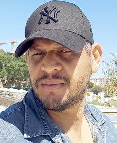 <strong>Michael R</strong>